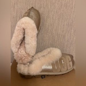 BRAND NEW UGG Coquette Sz 8 Golden Glittery Logo Shearling Slippers Slides